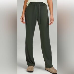 Ready to Rulu Straight-Leg High Rise Pant; Sz.6; W5ENAS